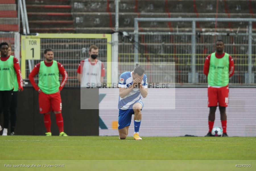 Rasen, Kniet, Tor, Torjubel, Serdar Dursun, FLYERALARM-Arena, Würzburg, 20.04.2021, DFL, sport, action, Fussball, Deutschland, April 2021, Saison 2020/2021, SVD, FWK, Bundesliga, 2. Bundesliga, SV Darmstadt 98, FC Würzburger Kickers - Bild-ID: 2292100