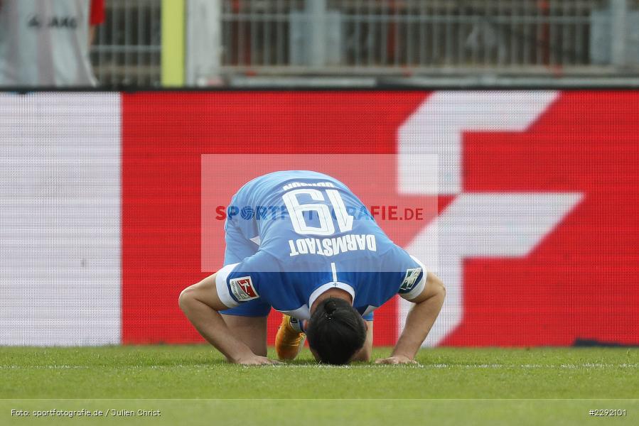 Rasen küssen, Tor, Torjubel, Serdar Dursun, FLYERALARM-Arena, Würzburg, 20.04.2021, DFL, sport, action, Fussball, Deutschland, April 2021, Saison 2020/2021, SVD, FWK, Bundesliga, 2. Bundesliga, SV Darmstadt 98, FC Würzburger Kickers - Bild-ID: 2292101 Rasen küssen, Tor, Torjubel, Serdar Dursun, FLYERALARM-Arena, Würzburg, 20.04.2021, DFL, sport, action, Fussball, Deutschland, April 2021, Saison 2020/2021, SVD, FWK, Bundesliga, 2. Bundesliga, SV Darmstadt 98, FC Würzburger Kickers - Bild-ID: 2292101