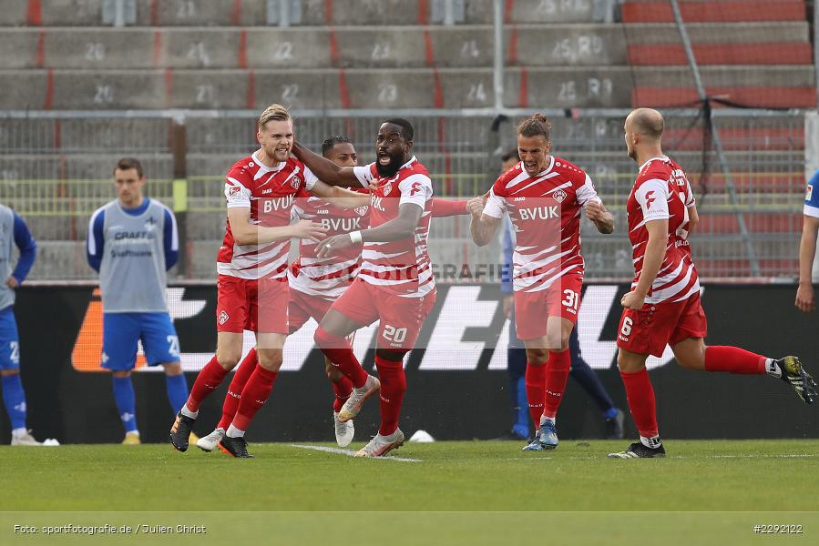Ridge Munsy, Rolf Feltscher, Emotionen, Tor, Torjubel, Lars Dietz, FLYERALARM-Arena, Würzburg, 20.04.2021, DFL, sport, action, Fussball, Deutschland, April 2021, Saison 2020/2021, SVD, FWK, Bundesliga, 2. Bundesliga, SV Darmstadt 98, FC Würzburger Kickers - Bild-ID: 2292122