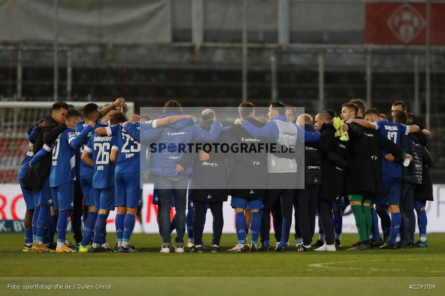 Mannschaftskreis, FLYERALARM-Arena, Würzburg, 20.04.2021, DFL, sport, action, Fussball, Deutschland, April 2021, Saison 2020/2021, SVD, FWK, Bundesliga, 2. Bundesliga, SV Darmstadt 98, FC Würzburger Kickers - Bild-ID: 2292159 Mannschaftskreis, FLYERALARM-Arena, Würzburg, 20.04.2021, DFL, sport, action, Fussball, Deutschland, April 2021, Saison 2020/2021, SVD, FWK, Bundesliga, 2. Bundesliga, SV Darmstadt 98, FC Würzburger Kickers - Bild-ID: 2292159