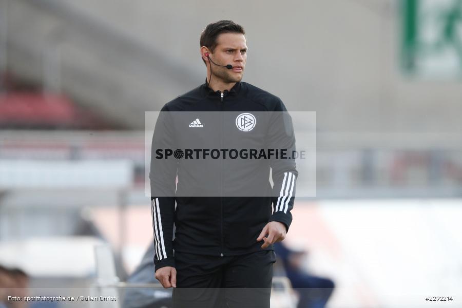Württembergischer FV, 4. Offizieller, Manuel Bergmann, FLYERALARM-Arena, Würzburg, 20.04.2021, DFL, sport, action, Fussball, Deutschland, April 2021, Saison 2020/2021, SVD, FWK, Bundesliga, 2. Bundesliga, SV Darmstadt 98, FC Würzburger Kickers - Bild-ID: 2292214 Württembergischer FV, 4. Offizieller, Manuel Bergmann, FLYERALARM-Arena, Würzburg, 20.04.2021, DFL, sport, action, Fussball, Deutschland, April 2021, Saison 2020/2021, SVD, FWK, Bundesliga, 2. Bundesliga, SV Darmstadt 98, FC Würzburger Kickers - Bild-ID: 2292214