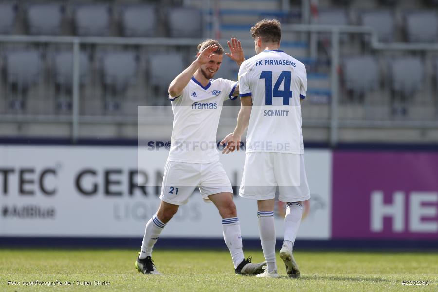 Emotionen, Tor, Torjubel, Dennis Chessa, Tom Schmitt, Main-Echo Arena, Alzenau, 24.04.2021, DFB, sport, action, Fussball, Deutschland, April 2021, Saison 2020/2021, FKP, FCB, 4. Liga, Regionalliga, Regionalliga Südwest, FK Pirmasens, FC Bayern Alzenau - Bild-ID: 2292280 Emotionen, Tor, Torjubel, Dennis Chessa, Tom Schmitt, Main-Echo Arena, Alzenau, 24.04.2021, DFB, sport, action, Fussball, Deutschland, April 2021, Saison 2020/2021, FKP, FCB, 4. Liga, Regionalliga, Regionalliga Südwest, FK Pirmasens, FC Bayern Alzenau - Bild-ID: 2292280