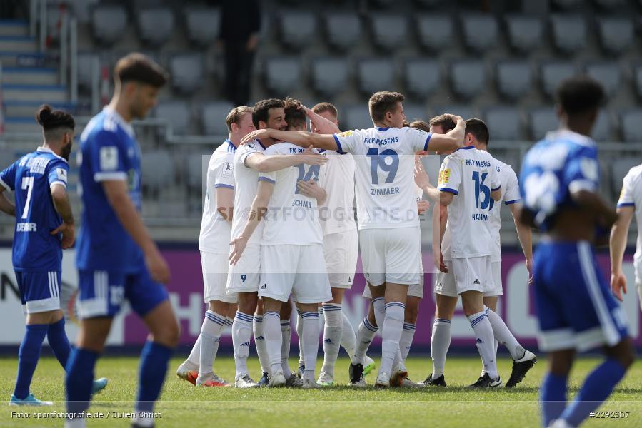 Kevin Frisorger, Dennis Krob, Tor, Torjubel, Tom Schmitt, Main-Echo Arena, Alzenau, 24.04.2021, DFB, sport, action, Fussball, Deutschland, April 2021, Saison 2020/2021, FKP, FCB, 4. Liga, Regionalliga, Regionalliga Südwest, FK Pirmasens, FC Bayern Alzenau - Bild-ID: 2292307 Kevin Frisorger, Dennis Krob, Tor, Torjubel, Tom Schmitt, Main-Echo Arena, Alzenau, 24.04.2021, DFB, sport, action, Fussball, Deutschland, April 2021, Saison 2020/2021, FKP, FCB, 4. Liga, Regionalliga, Regionalliga Südwest, FK Pirmasens, FC Bayern Alzenau - Bild-ID: 2292307