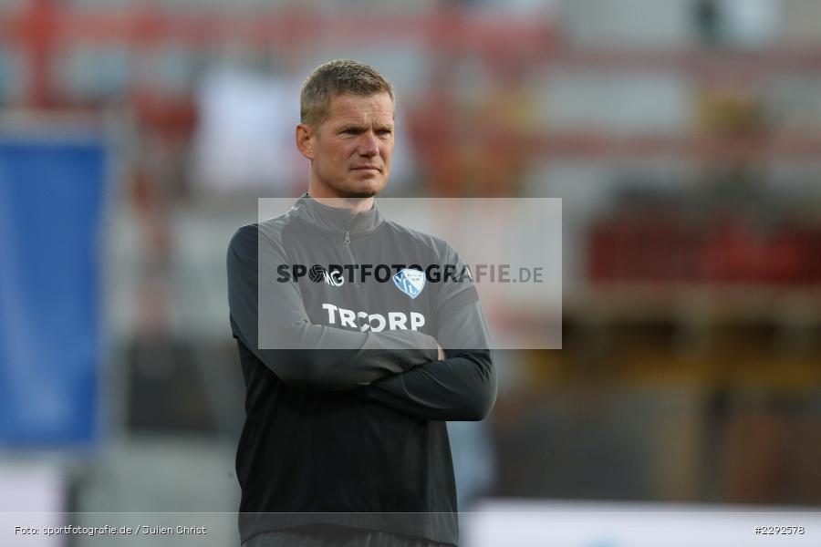 Co-Trainer, Markus Gellhaus, Merck-Stadion, Darmstadt, 26.04.2021, DFL, sport, action, Fussball, Deutschland, April 2021, Saison 2020/2021, BOC, SVD, Bundesliga, 2. Bundesliga, VfL Bochum, SV Darmstadt 98 - Bild-ID: 2292578 Co-Trainer, Markus Gellhaus, Merck-Stadion, Darmstadt, 26.04.2021, DFL, sport, action, Fussball, Deutschland, April 2021, Saison 2020/2021, BOC, SVD, Bundesliga, 2. Bundesliga, VfL Bochum, SV Darmstadt 98 - Bild-ID: 2292578