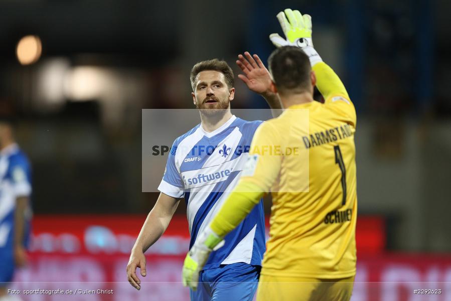 abklatschen, Torwart Marcel Schuhen, Immanuel Höhn, Merck-Stadion, Darmstadt, 26.04.2021, DFL, sport, action, Fussball, Deutschland, April 2021, Saison 2020/2021, BOC, SVD, Bundesliga, 2. Bundesliga, VfL Bochum, SV Darmstadt 98 - Bild-ID: 2292623 abklatschen, Torwart Marcel Schuhen, Immanuel Höhn, Merck-Stadion, Darmstadt, 26.04.2021, DFL, sport, action, Fussball, Deutschland, April 2021, Saison 2020/2021, BOC, SVD, Bundesliga, 2. Bundesliga, VfL Bochum, SV Darmstadt 98 - Bild-ID: 2292623