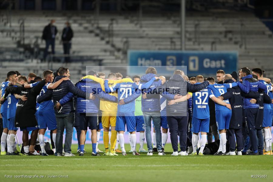 Ansprache, Jubel, Mannschaftskreis, Merck-Stadion, Darmstadt, 26.04.2021, DFL, sport, action, Fussball, Deutschland, April 2021, Saison 2020/2021, BOC, SVD, Bundesliga, 2. Bundesliga, VfL Bochum, SV Darmstadt 98 - Bild-ID: 2292651 Ansprache, Jubel, Mannschaftskreis, Merck-Stadion, Darmstadt, 26.04.2021, DFL, sport, action, Fussball, Deutschland, April 2021, Saison 2020/2021, BOC, SVD, Bundesliga, 2. Bundesliga, VfL Bochum, SV Darmstadt 98 - Bild-ID: 2292651