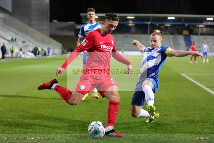 Fabian Holland, Robert Zulj, Merck-Stadion, Darmstadt, 26.04.2021, DFL, sport, action, Fussball, Deutschland, April 2021, Saison 2020/2021, BOC, SVD, Bundesliga, 2. Bundesliga, VfL Bochum, SV Darmstadt 98 - Bild-ID: 2292654