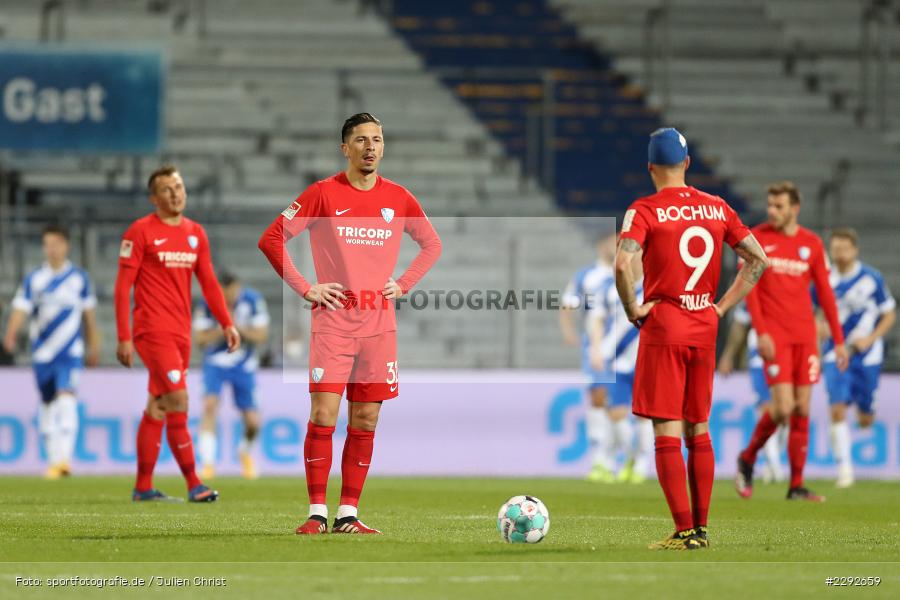 Gestik, enttäuscht, Simon Zoller, Robert Zulj, Merck-Stadion, Darmstadt, 26.04.2021, DFL, sport, action, Fussball, Deutschland, April 2021, Saison 2020/2021, BOC, SVD, Bundesliga, 2. Bundesliga, VfL Bochum, SV Darmstadt 98 - Bild-ID: 2292659
