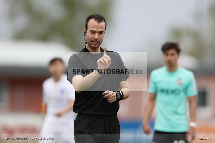Schiedsrichter, Hände, Arme, gestikuliert, Joshua Herbert, Main-Echo Arena, Alzenau, 28.04.2021, sport, action, Fussball, Deutschland, April 2021, Saison 2020/2021, OFC, FCB, Viertelfinale, Hessenpokal, Kickers Offenbach, FC Bayern Alzenau - Bild-ID: 2292799 Schiedsrichter, Hände, Arme, gestikuliert, Joshua Herbert, Main-Echo Arena, Alzenau, 28.04.2021, sport, action, Fussball, Deutschland, April 2021, Saison 2020/2021, OFC, FCB, Viertelfinale, Hessenpokal, Kickers Offenbach, FC Bayern Alzenau - Bild-ID: 2292799