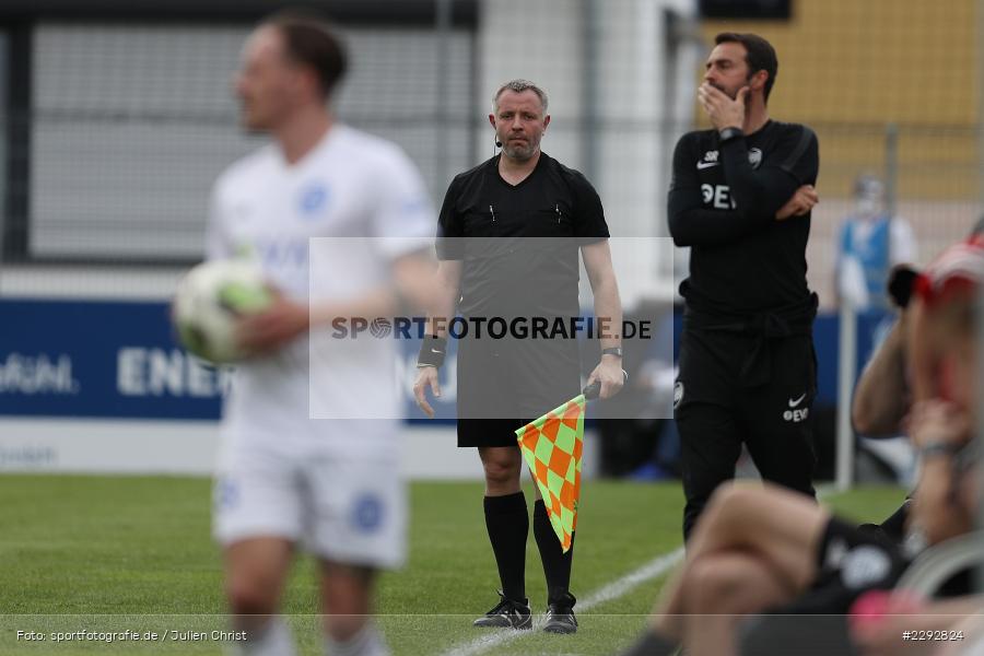 Assistent, Schiedsrichter, Carsten Dücker, Main-Echo Arena, Alzenau, 28.04.2021, sport, action, Fussball, Deutschland, April 2021, Saison 2020/2021, OFC, FCB, Viertelfinale, Hessenpokal, Kickers Offenbach, FC Bayern Alzenau - Bild-ID: 2292824 Assistent, Schiedsrichter, Carsten Dücker, Main-Echo Arena, Alzenau, 28.04.2021, sport, action, Fussball, Deutschland, April 2021, Saison 2020/2021, OFC, FCB, Viertelfinale, Hessenpokal, Kickers Offenbach, FC Bayern Alzenau - Bild-ID: 2292824