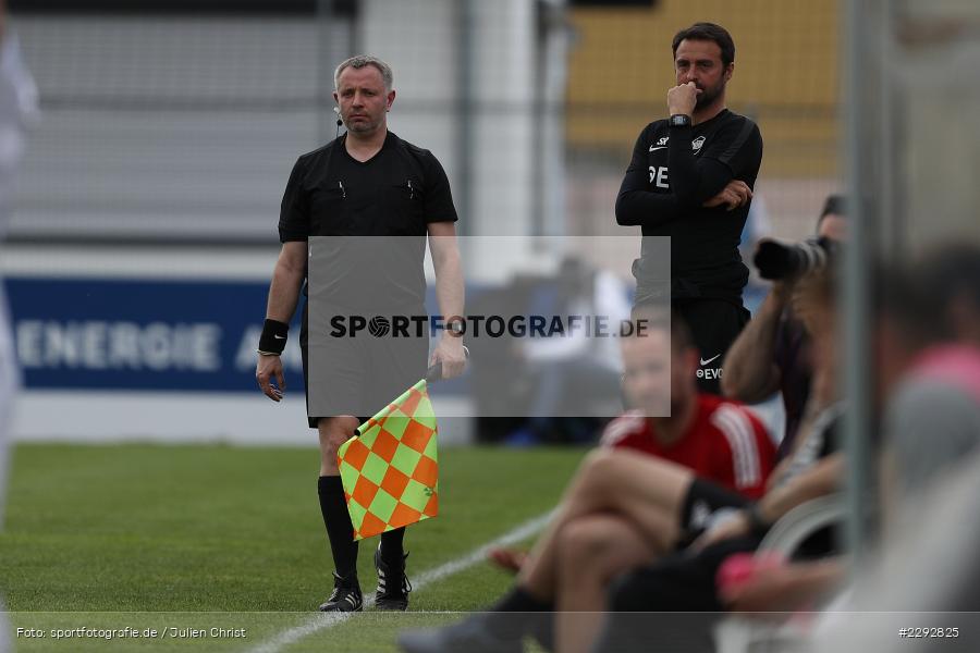 Schiedsrichter, Assistent, Carsten Dücker, Main-Echo Arena, Alzenau, 28.04.2021, sport, action, Fussball, Deutschland, April 2021, Saison 2020/2021, OFC, FCB, Viertelfinale, Hessenpokal, Kickers Offenbach, FC Bayern Alzenau - Bild-ID: 2292825 Schiedsrichter, Assistent, Carsten Dücker, Main-Echo Arena, Alzenau, 28.04.2021, sport, action, Fussball, Deutschland, April 2021, Saison 2020/2021, OFC, FCB, Viertelfinale, Hessenpokal, Kickers Offenbach, FC Bayern Alzenau - Bild-ID: 2292825