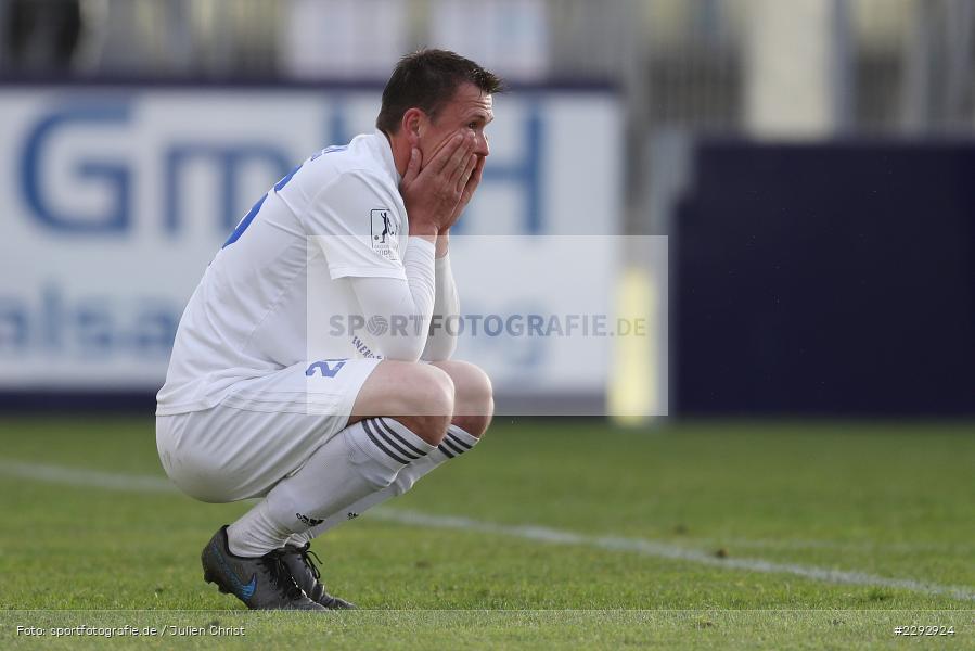 Hände, Gesicht, Gestik, Enttäuscht, Marcel Andreas Wilke, Main-Echo Arena, Alzenau, 04.05.2021, sport, action, Fussball, Deutschland, Mai 2021, Saison 2020/2021, 4. Liga, Regionalliga Südwest, Regionalliga, FCG, FCB, FC Gießen, FC Bayern Alzenau - Bild-ID: 2292924 Hände, Gesicht, Gestik, Enttäuscht, Marcel Andreas Wilke, Main-Echo Arena, Alzenau, 04.05.2021, sport, action, Fussball, Deutschland, Mai 2021, Saison 2020/2021, 4. Liga, Regionalliga Südwest, Regionalliga, FCG, FCB, FC Gießen, FC Bayern Alzenau - Bild-ID: 2292924