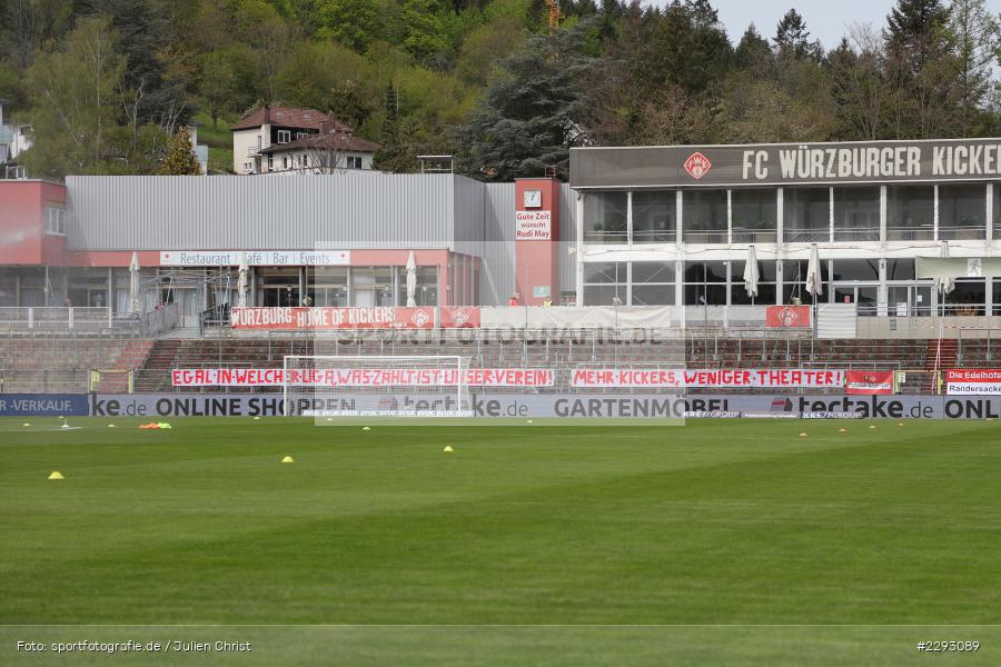 Spruchband, FLYERALARM Arena, Würzburg, 08.05.2021, DFL, sport, action, Fussball, Deutschland, Mai 2021, Saison 2020/2021, OSN, FWK, Bundesliga, 2. Bundesliga, VfL Osnabrück, FC Würzburger Kickers - Bild-ID: 2293089