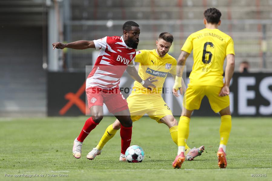 Maurice Multhaup, Ridge Munsy, FLYERALARM Arena, Würzburg, 08.05.2021, DFL, sport, action, Fussball, Deutschland, Mai 2021, Saison 2020/2021, OSN, FWK, Bundesliga, 2. Bundesliga, VfL Osnabrück, FC Würzburger Kickers - Bild-ID: 2293112