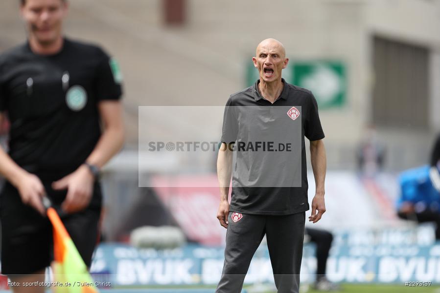 wütend, Hände, Arme, gestikuliert, Ralf Santelli, FLYERALARM Arena, Würzburg, 08.05.2021, DFL, sport, action, Fussball, Deutschland, Mai 2021, Saison 2020/2021, OSN, FWK, Bundesliga, 2. Bundesliga, VfL Osnabrück, FC Würzburger Kickers - Bild-ID: 2293137 wütend, Hände, Arme, gestikuliert, Ralf Santelli, FLYERALARM Arena, Würzburg, 08.05.2021, DFL, sport, action, Fussball, Deutschland, Mai 2021, Saison 2020/2021, OSN, FWK, Bundesliga, 2. Bundesliga, VfL Osnabrück, FC Würzburger Kickers - Bild-ID: 2293137