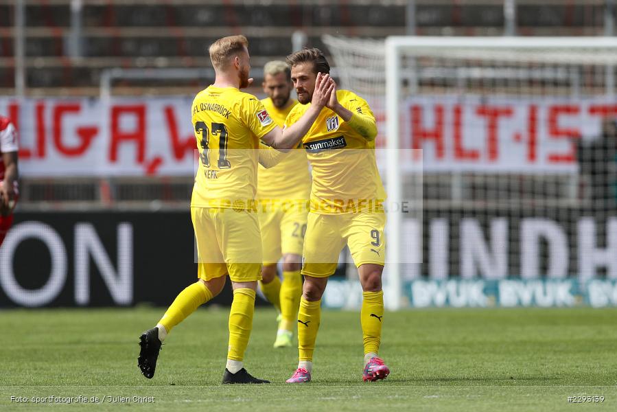Torjubel, Sebastian Kerk, Christian Santos, FLYERALARM Arena, Würzburg, 08.05.2021, DFL, sport, action, Fussball, Deutschland, Mai 2021, Saison 2020/2021, OSN, FWK, Bundesliga, 2. Bundesliga, VfL Osnabrück, FC Würzburger Kickers - Bild-ID: 2293139