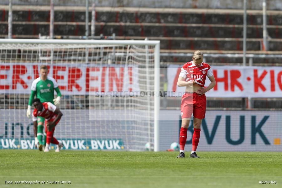 enttäuscht, Lars Dietz, FLYERALARM Arena, Würzburg, 08.05.2021, DFL, sport, action, Fussball, Deutschland, Mai 2021, Saison 2020/2021, OSN, FWK, Bundesliga, 2. Bundesliga, VfL Osnabrück, FC Würzburger Kickers - Bild-ID: 2293145 enttäuscht, Lars Dietz, FLYERALARM Arena, Würzburg, 08.05.2021, DFL, sport, action, Fussball, Deutschland, Mai 2021, Saison 2020/2021, OSN, FWK, Bundesliga, 2. Bundesliga, VfL Osnabrück, FC Würzburger Kickers - Bild-ID: 2293145