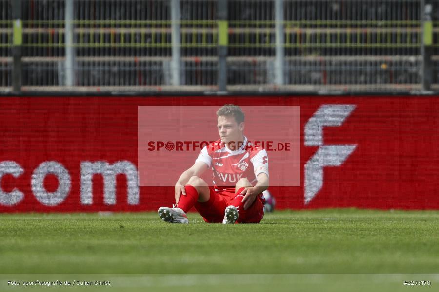 Enttäuscht, Patrick Sontheimer, FLYERALARM Arena, Würzburg, 08.05.2021, DFL, sport, action, Fussball, Deutschland, Mai 2021, Saison 2020/2021, OSN, FWK, Bundesliga, 2. Bundesliga, VfL Osnabrück, FC Würzburger Kickers - Bild-ID: 2293150 Enttäuscht, Patrick Sontheimer, FLYERALARM Arena, Würzburg, 08.05.2021, DFL, sport, action, Fussball, Deutschland, Mai 2021, Saison 2020/2021, OSN, FWK, Bundesliga, 2. Bundesliga, VfL Osnabrück, FC Würzburger Kickers - Bild-ID: 2293150