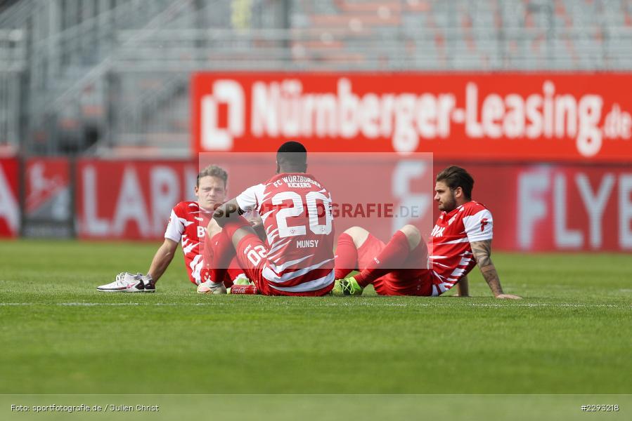 Niederlage, Frust, Rasen, Enttäuscht, Dominic Baumann, Ridge Munsy, Patrick Sontheimer, FLYERALARM Arena, Würzburg, 08.05.2021, DFL, sport, action, Fussball, Deutschland, Mai 2021, Saison 2020/2021, OSN, FWK, Bundesliga, 2. Bundesliga, VfL Osnabrück, FC Würzburger Kickers - Bild-ID: 2293218 Niederlage, Frust, Rasen, Enttäuscht, Dominic Baumann, Ridge Munsy, Patrick Sontheimer, FLYERALARM Arena, Würzburg, 08.05.2021, DFL, sport, action, Fussball, Deutschland, Mai 2021, Saison 2020/2021, OSN, FWK, Bundesliga, 2. Bundesliga, VfL Osnabrück, FC Würzburger Kickers - Bild-ID: 2293218