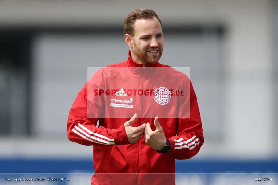 Hände, Arme, gestikuliert, Fabian Bäcker, Main-Echo Arena, Alzenau, 15.05.2021, DFB, sport, action, Fussball, Deutschland, Mai 2021, Saison 2020/2021, TSV, FCB, 4. Liga, Regionalliga, Regionalliga Südwest, TSV Schott Mainz, FC Bayern Alzenau - Bild-ID: 2293594