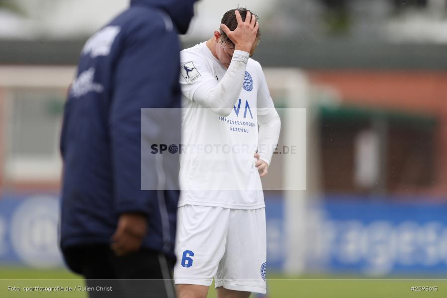 Enttäuscht, Luca Bergmann, Main-Echo Arena, Alzenau, 15.05.2021, DFB, sport, action, Fussball, Deutschland, Mai 2021, Saison 2020/2021, TSV, FCB, 4. Liga, Regionalliga, Regionalliga Südwest, TSV Schott Mainz, FC Bayern Alzenau - Bild-ID: 2293613