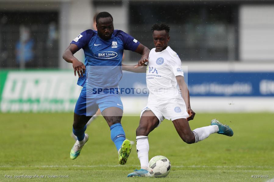 Umar Saho Sarho, Raphael Assibey-Mensah, Main-Echo Arena, Alzenau, 15.05.2021, DFB, sport, action, Fussball, Deutschland, Mai 2021, Saison 2020/2021, TSV, FCB, 4. Liga, Regionalliga, Regionalliga Südwest, TSV Schott Mainz, FC Bayern Alzenau - Bild-ID: 2293623