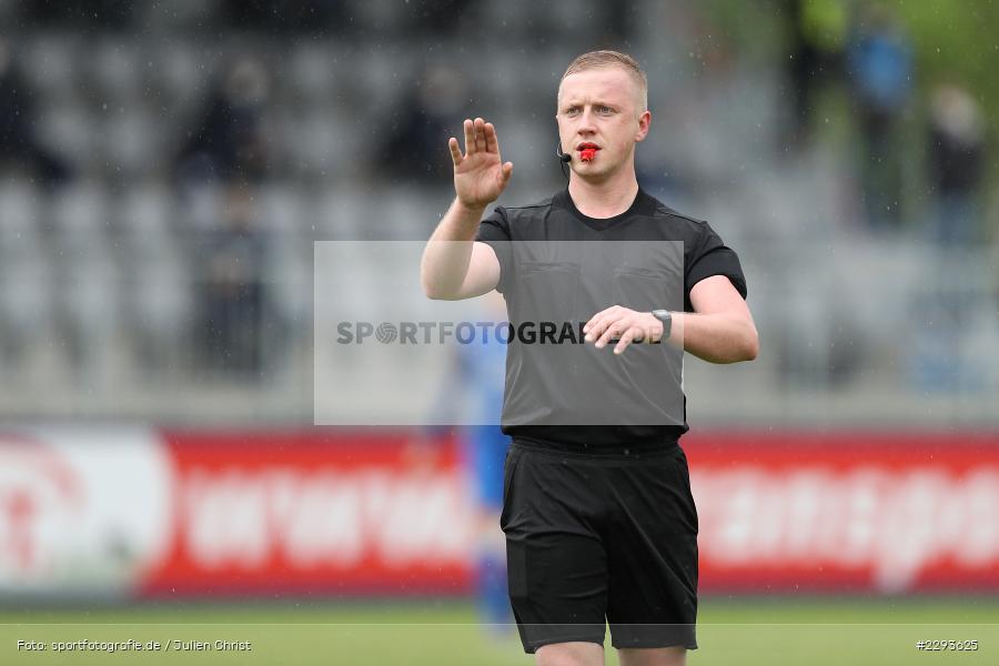 Gestik, Birkenfeld, Schiedsrichter, Roy Dingler, Main-Echo Arena, Alzenau, 15.05.2021, DFB, sport, action, Fussball, Deutschland, Mai 2021, Saison 2020/2021, TSV, FCB, 4. Liga, Regionalliga, Regionalliga Südwest, TSV Schott Mainz, FC Bayern Alzenau - Bild-ID: 2293625