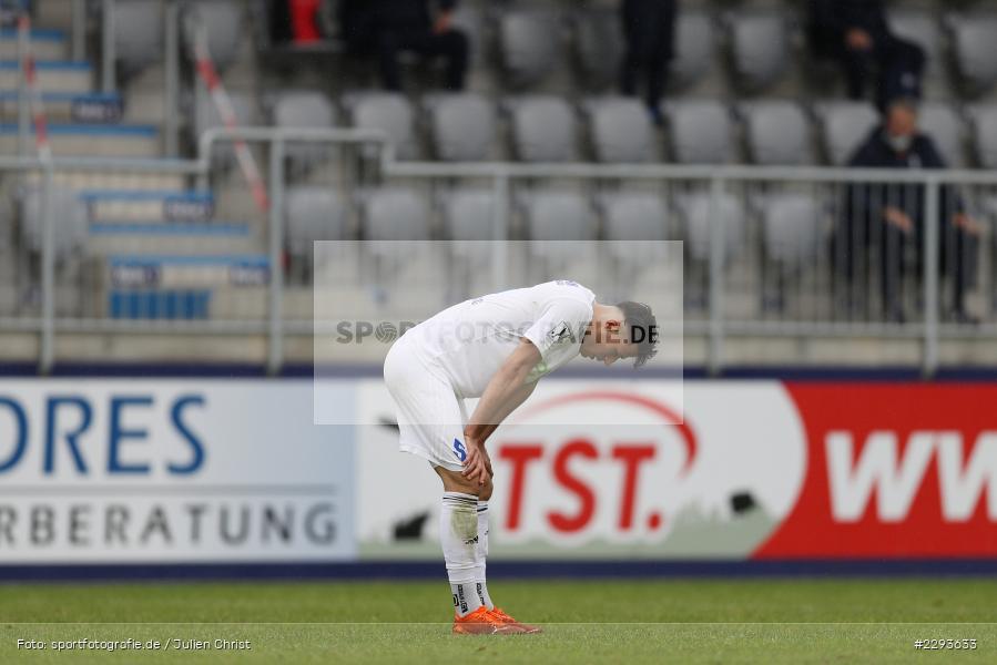 Enttäuscht, Frust, Lukas Mazagg, Main-Echo Arena, Alzenau, 15.05.2021, DFB, sport, action, Fussball, Deutschland, Mai 2021, Saison 2020/2021, TSV, FCB, 4. Liga, Regionalliga, Regionalliga Südwest, TSV Schott Mainz, FC Bayern Alzenau - Bild-ID: 2293633