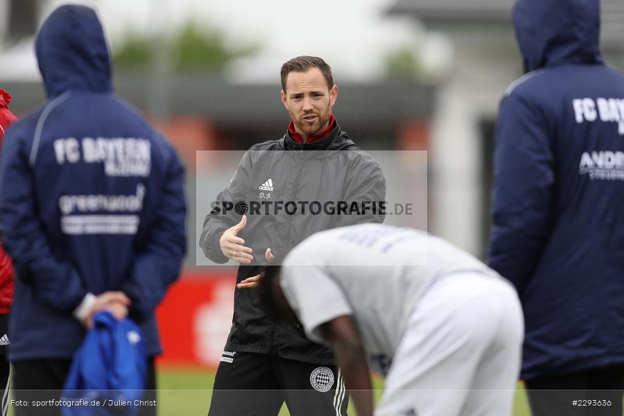 Ansprache, Fabian Bäcker, Main-Echo Arena, Alzenau, 15.05.2021, DFB, sport, action, Fussball, Deutschland, Mai 2021, Saison 2020/2021, TSV, FCB, 4. Liga, Regionalliga, Regionalliga Südwest, TSV Schott Mainz, FC Bayern Alzenau - Bild-ID: 2293636