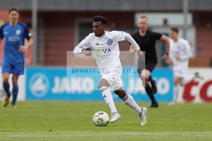 Henok Teklab, Main-Echo Arena, Alzenau, 15.05.2021, DFB, sport, action, Fussball, Deutschland, Mai 2021, Saison 2020/2021, TSV, FCB, 4. Liga, Regionalliga, Regionalliga Südwest, TSV Schott Mainz, FC Bayern Alzenau - Bild-ID: 2293654 Henok Teklab, Main-Echo Arena, Alzenau, 15.05.2021, DFB, sport, action, Fussball, Deutschland, Mai 2021, Saison 2020/2021, TSV, FCB, 4. Liga, Regionalliga, Regionalliga Südwest, TSV Schott Mainz, FC Bayern Alzenau - Bild-ID: 2293654