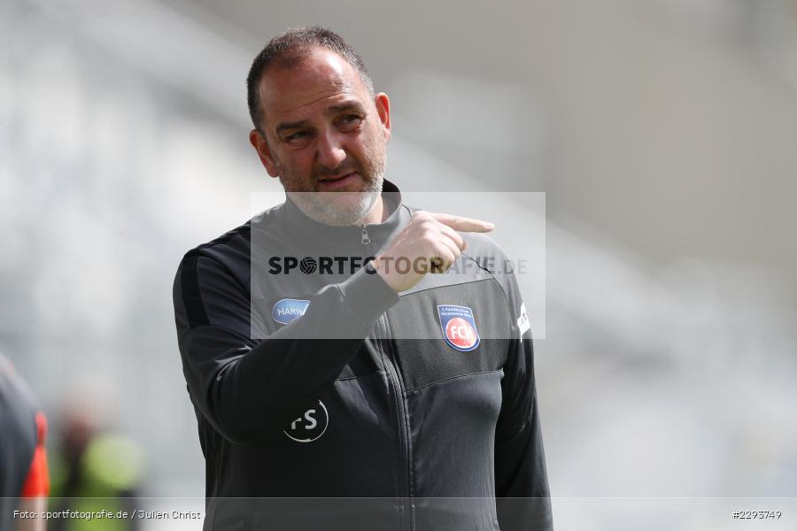 Hände, Arme, gestikuliert, Frank Schmidt, Merck-Stadion, Darmstadt, 16.05.2021, DFL, sport, action, Fussball, Deutschland, Mai 2021, Saison 2020/2021, FCH, SVD, Bundesliga, 2. Bundesliga, FC Heidenheim 1846, SV Darmstadt 98 - Bild-ID: 2293749 Hände, Arme, gestikuliert, Frank Schmidt, Merck-Stadion, Darmstadt, 16.05.2021, DFL, sport, action, Fussball, Deutschland, Mai 2021, Saison 2020/2021, FCH, SVD, Bundesliga, 2. Bundesliga, FC Heidenheim 1846, SV Darmstadt 98 - Bild-ID: 2293749
