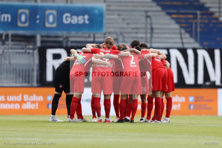 Mannschaftskreis, Merck-Stadion, Darmstadt, 16.05.2021, DFL, sport, action, Fussball, Deutschland, Mai 2021, Saison 2020/2021, FCH, SVD, Bundesliga, 2. Bundesliga, FC Heidenheim 1846, SV Darmstadt 98 - Bild-ID: 2293758 Mannschaftskreis, Merck-Stadion, Darmstadt, 16.05.2021, DFL, sport, action, Fussball, Deutschland, Mai 2021, Saison 2020/2021, FCH, SVD, Bundesliga, 2. Bundesliga, FC Heidenheim 1846, SV Darmstadt 98 - Bild-ID: 2293758
