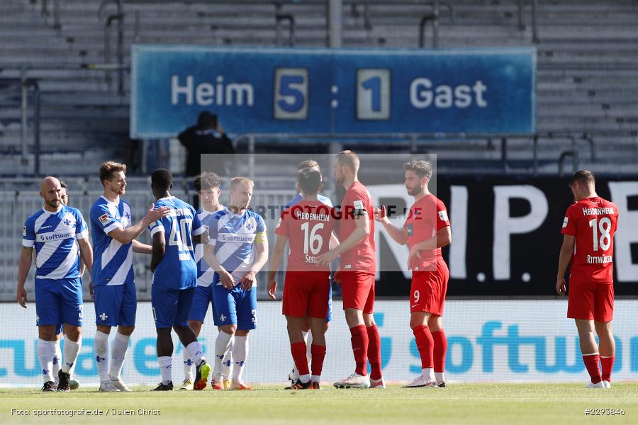 Anzeige, Marvin Rittmüller, Kevin Simone Sessa, Immanuel Höhn, Merck-Stadion, Darmstadt, 16.05.2021, DFL, sport, action, Fussball, Deutschland, Mai 2021, Saison 2020/2021, FCH, SVD, Bundesliga, 2. Bundesliga, FC Heidenheim 1846, SV Darmstadt 98 - Bild-ID: 2293846 Anzeige, Marvin Rittmüller, Kevin Simone Sessa, Immanuel Höhn, Merck-Stadion, Darmstadt, 16.05.2021, DFL, sport, action, Fussball, Deutschland, Mai 2021, Saison 2020/2021, FCH, SVD, Bundesliga, 2. Bundesliga, FC Heidenheim 1846, SV Darmstadt 98 - Bild-ID: 2293846