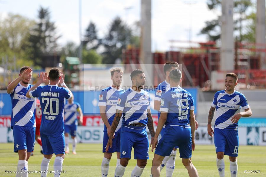 Matthias Bader, Marvin Mehlem, Victor Palsson, Torjubel, Serdar Dursun, Merck-Stadion, Darmstadt, 16.05.2021, DFL, sport, action, Fussball, Deutschland, Mai 2021, Saison 2020/2021, FCH, SVD, Bundesliga, 2. Bundesliga, FC Heidenheim 1846, SV Darmstadt 98 - Bild-ID: 2293875 Matthias Bader, Marvin Mehlem, Victor Palsson, Torjubel, Serdar Dursun, Merck-Stadion, Darmstadt, 16.05.2021, DFL, sport, action, Fussball, Deutschland, Mai 2021, Saison 2020/2021, FCH, SVD, Bundesliga, 2. Bundesliga, FC Heidenheim 1846, SV Darmstadt 98 - Bild-ID: 2293875