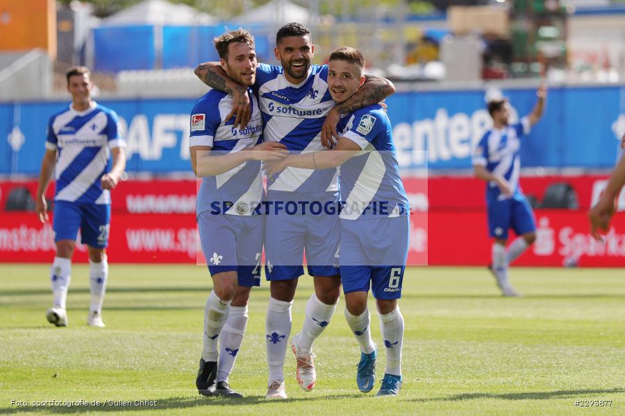 Torjubel, Matthias Bader, Marvin Mehlem, Victor Palsson, Merck-Stadion, Darmstadt, 16.05.2021, DFL, sport, action, Fussball, Deutschland, Mai 2021, Saison 2020/2021, FCH, SVD, Bundesliga, 2. Bundesliga, FC Heidenheim 1846, SV Darmstadt 98 - Bild-ID: 2293877 Torjubel, Matthias Bader, Marvin Mehlem, Victor Palsson, Merck-Stadion, Darmstadt, 16.05.2021, DFL, sport, action, Fussball, Deutschland, Mai 2021, Saison 2020/2021, FCH, SVD, Bundesliga, 2. Bundesliga, FC Heidenheim 1846, SV Darmstadt 98 - Bild-ID: 2293877