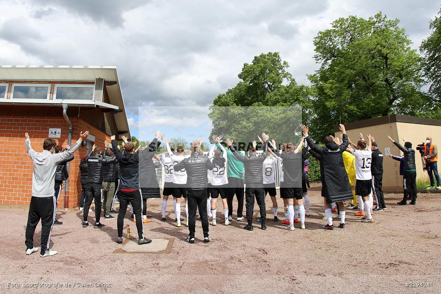 Emotionen, Gestik, Mannschaft, Fans, Jubel, Stadion am Schoenbusch, Aschaffenburg, 22.05.2021, BFV, sport, action, Fussball, Deutschland, Mai 2021, Playoff, Play-Offs, 2019/2020, Regionalliga Bayern, FC05, SVA, Sportverein Viktoria 01 e. V, 1. FC Schweinfurt 05, SV Viktoria Aschaffenburg - Bild-ID: 2294241 Emotionen, Gestik, Mannschaft, Fans, Jubel, Stadion am Schoenbusch, Aschaffenburg, 22.05.2021, BFV, sport, action, Fussball, Deutschland, Mai 2021, Playoff, Play-Offs, 2019/2020, Regionalliga Bayern, FC05, SVA, Sportverein Viktoria 01 e. V, 1. FC Schweinfurt 05, SV Viktoria Aschaffenburg - Bild-ID: 2294241