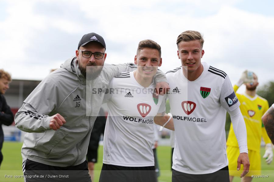Emotionen, Jubel, Jan Gernlein, Vitus Scheithauer, Martin Thomann, Stadion am Schoenbusch, Aschaffenburg, 22.05.2021, BFV, sport, action, Fussball, Deutschland, Mai 2021, Playoff, Play-Offs, 2019/2020, Regionalliga Bayern, FC05, SVA, Sportverein Viktoria 01 e. V, 1. FC Schweinfurt 05, SV Viktoria Aschaffenburg - Bild-ID: 2294269 Emotionen, Jubel, Jan Gernlein, Vitus Scheithauer, Martin Thomann, Stadion am Schoenbusch, Aschaffenburg, 22.05.2021, BFV, sport, action, Fussball, Deutschland, Mai 2021, Playoff, Play-Offs, 2019/2020, Regionalliga Bayern, FC05, SVA, Sportverein Viktoria 01 e. V, 1. FC Schweinfurt 05, SV Viktoria Aschaffenburg - Bild-ID: 2294269