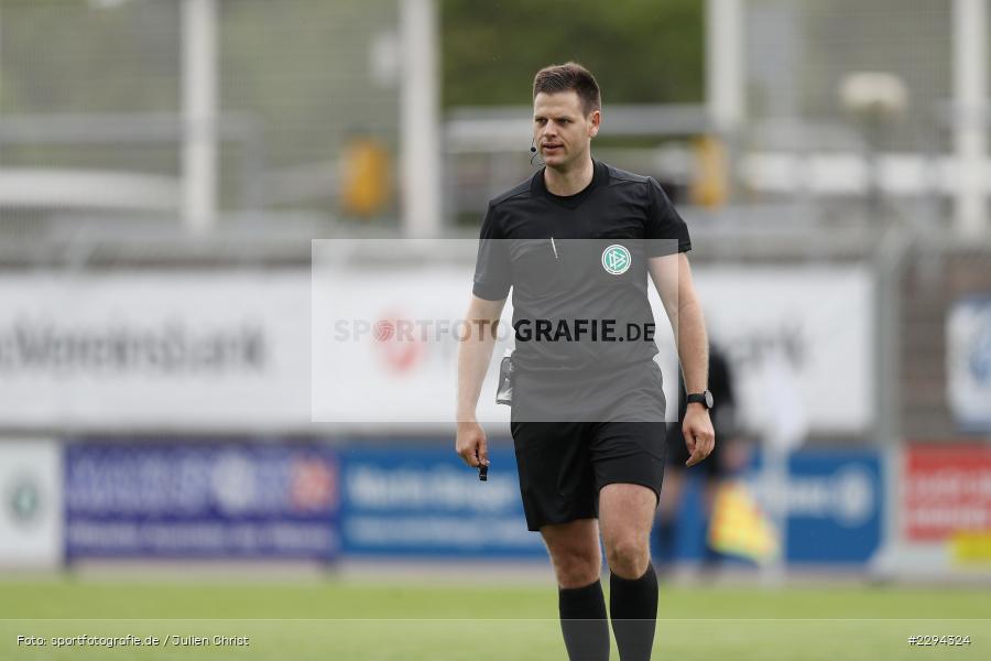 Schiedsrichter, Tobias Schultes, Stadion am Schoenbusch, Aschaffenburg, 22.05.2021, BFV, sport, action, Fussball, Deutschland, Mai 2021, Playoff, Play-Offs, 2019/2020, Regionalliga Bayern, FC05, SVA, Sportverein Viktoria 01 e. V, 1. FC Schweinfurt 05, SV Viktoria Aschaffenburg - Bild-ID: 2294324 Schiedsrichter, Tobias Schultes, Stadion am Schoenbusch, Aschaffenburg, 22.05.2021, BFV, sport, action, Fussball, Deutschland, Mai 2021, Playoff, Play-Offs, 2019/2020, Regionalliga Bayern, FC05, SVA, Sportverein Viktoria 01 e. V, 1. FC Schweinfurt 05, SV Viktoria Aschaffenburg - Bild-ID: 2294324