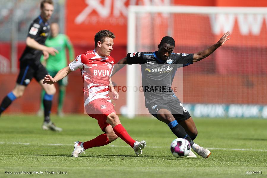 Christopher Antwi-Adjej, Patrick Sontheimer, FLYERALARM Arena, Würzburg, 23.05.2021, DFL, sport, action, Fussball, Deutschland, Mai 2021, Saison 2020/2021, SCP, FWK, Bundesliga, 2. Bundesliga, SC Paderborn, FC Würzburger Kickers - Bild-ID: 2294411