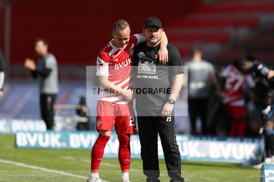 Arne Feick, Steffen Baumgart, FLYERALARM Arena, Würzburg, 23.05.2021, DFL, sport, action, Fussball, Deutschland, Mai 2021, Saison 2020/2021, SCP, FWK, Bundesliga, 2. Bundesliga, SC Paderborn, FC Würzburger Kickers - Bild-ID: 2294426 Arne Feick, Steffen Baumgart, FLYERALARM Arena, Würzburg, 23.05.2021, DFL, sport, action, Fussball, Deutschland, Mai 2021, Saison 2020/2021, SCP, FWK, Bundesliga, 2. Bundesliga, SC Paderborn, FC Würzburger Kickers - Bild-ID: 2294426