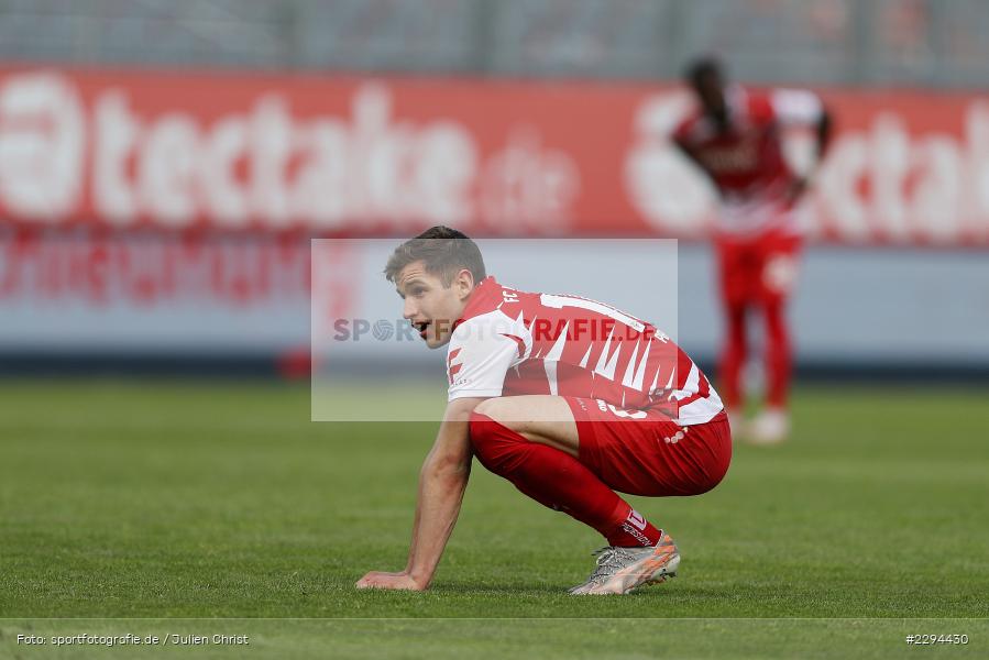 enttäuscht, Marvin Pieringer, FLYERALARM Arena, Würzburg, 23.05.2021, DFL, sport, action, Fussball, Deutschland, Mai 2021, Saison 2020/2021, SCP, FWK, Bundesliga, 2. Bundesliga, SC Paderborn, FC Würzburger Kickers - Bild-ID: 2294430 enttäuscht, Marvin Pieringer, FLYERALARM Arena, Würzburg, 23.05.2021, DFL, sport, action, Fussball, Deutschland, Mai 2021, Saison 2020/2021, SCP, FWK, Bundesliga, 2. Bundesliga, SC Paderborn, FC Würzburger Kickers - Bild-ID: 2294430