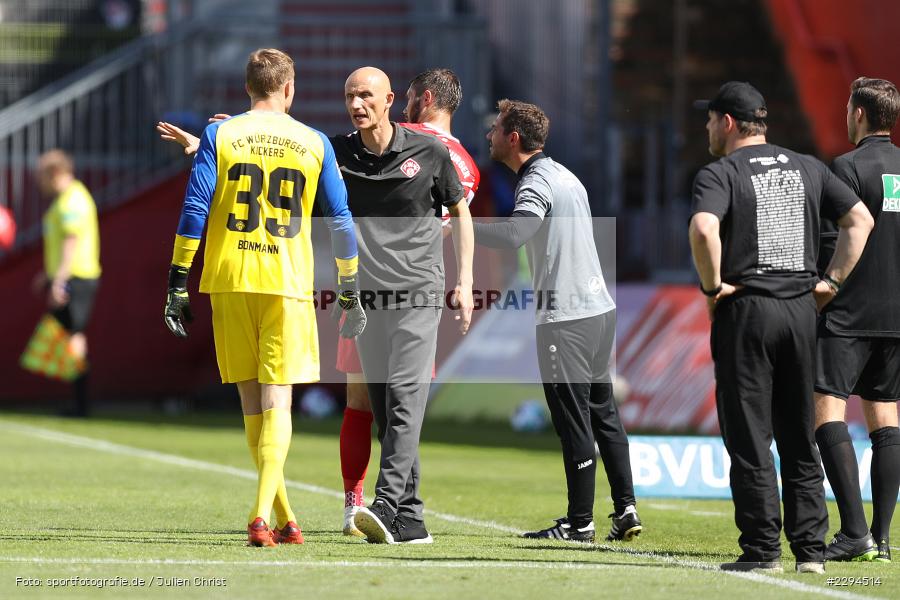Dialog, Taktik, Ralf Santelli, Hendrik Bonmann, FLYERALARM Arena, Würzburg, 23.05.2021, DFL, sport, action, Fussball, Deutschland, Mai 2021, Saison 2020/2021, SCP, FWK, Bundesliga, 2. Bundesliga, SC Paderborn, FC Würzburger Kickers - Bild-ID: 2294514