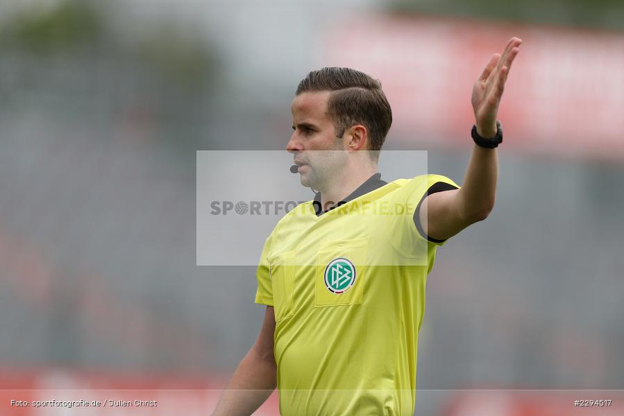 Hände, Arme, gestikuliert, Michael Bacher, FLYERALARM Arena, Würzburg, 23.05.2021, DFL, sport, action, Fussball, Deutschland, Mai 2021, Saison 2020/2021, SCP, FWK, Bundesliga, 2. Bundesliga, SC Paderborn, FC Würzburger Kickers - Bild-ID: 2294517 Hände, Arme, gestikuliert, Michael Bacher, FLYERALARM Arena, Würzburg, 23.05.2021, DFL, sport, action, Fussball, Deutschland, Mai 2021, Saison 2020/2021, SCP, FWK, Bundesliga, 2. Bundesliga, SC Paderborn, FC Würzburger Kickers - Bild-ID: 2294517
