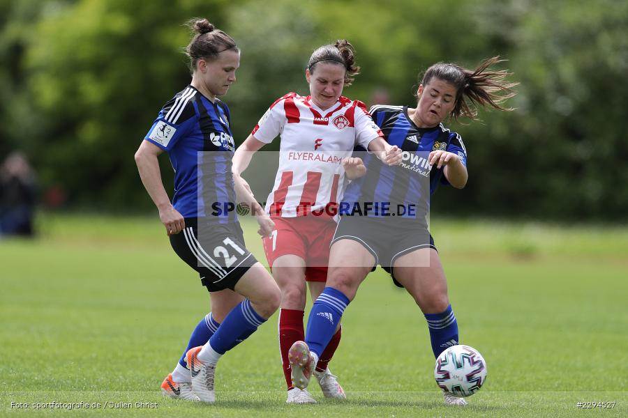 Lilly Marie Kintzig, Nadine Anstatt, Maria Ansmann, Soccergirl Sportpark, Würzburg, 23.05.2021, DFL, sport, action, Fussball, Deutschland, Mai 2021, Saison 2020/2021, FCS, FWK, Frauen, Süd, 2. Frauen-Bundesliga, 1. FC Saarbrücken, FC Würzburger Kickers - Bild-ID: 2294527