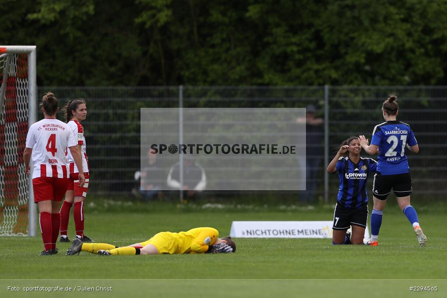 Emotionen, Eva Teubert, Torwart Lara Wagner, Meike Bohn, Tor, Jubel, Nadine Anstatt, Gloria Edna Douglas, Soccergirl Sportpark, Würzburg, 23.05.2021, DFL, sport, action, Fussball, Deutschland, Mai 2021, Saison 2020/2021, FCS, FWK, Frauen, Süd, 2. Frauen-Bundesliga, 1. FC Saarbrücken, FC Würzburger Kickers - Bild-ID: 2294565 Emotionen, Eva Teubert, Torwart Lara Wagner, Meike Bohn, Tor, Jubel, Nadine Anstatt, Gloria Edna Douglas, Soccergirl Sportpark, Würzburg, 23.05.2021, DFL, sport, action, Fussball, Deutschland, Mai 2021, Saison 2020/2021, FCS, FWK, Frauen, Süd, 2. Frauen-Bundesliga, 1. FC Saarbrücken, FC Würzburger Kickers - Bild-ID: 2294565