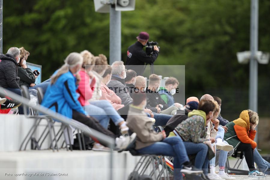 Zuschauer, Soccergirl Sportpark, Würzburg, 23.05.2021, DFL, sport, action, Fussball, Deutschland, Mai 2021, Saison 2020/2021, FCS, FWK, Frauen, Süd, 2. Frauen-Bundesliga, 1. FC Saarbrücken, FC Würzburger Kickers - Bild-ID: 2294712