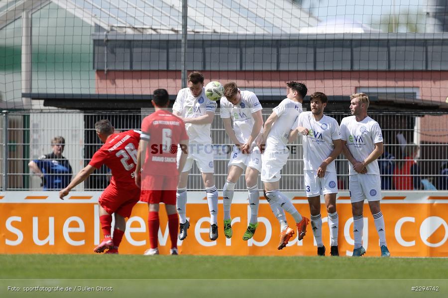 Luca Bergmann, Marcel Andreas Wilke, Freistoß, Mahir Saglik, Main-Echo Arena, Alzenau, 29.05.2021, DFB, sport, action, Fussball, Deutschland, Mai 2021, Saison 2020/2021, KSV, FCB, 4. Liga, Regionalliga, Regionalliga Südwest, KSV Hessen Kassel, FC Bayern Alzenau - Bild-ID: 2294742 Luca Bergmann, Marcel Andreas Wilke, Freistoß, Mahir Saglik, Main-Echo Arena, Alzenau, 29.05.2021, DFB, sport, action, Fussball, Deutschland, Mai 2021, Saison 2020/2021, KSV, FCB, 4. Liga, Regionalliga, Regionalliga Südwest, KSV Hessen Kassel, FC Bayern Alzenau - Bild-ID: 2294742