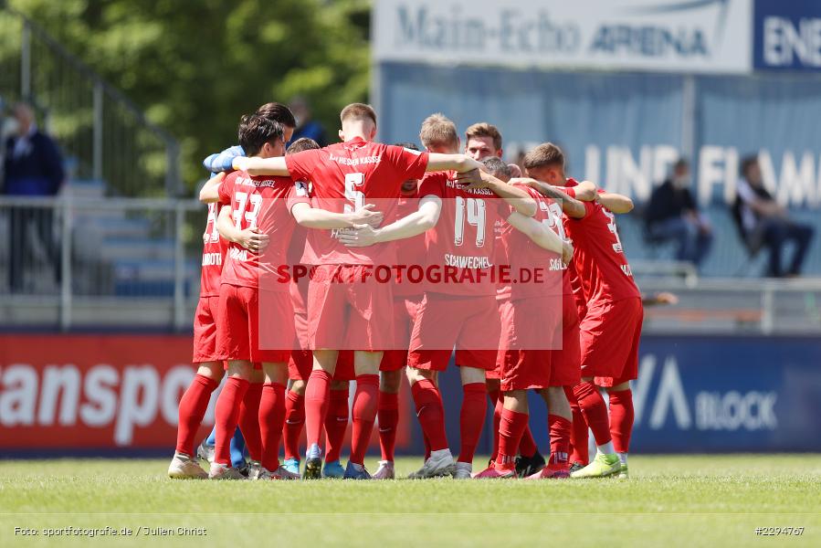 Mannschaftskreis, Main-Echo Arena, Alzenau, 29.05.2021, DFB, sport, action, Fussball, Deutschland, Mai 2021, Saison 2020/2021, KSV, FCB, 4. Liga, Regionalliga, Regionalliga Südwest, KSV Hessen Kassel, FC Bayern Alzenau - Bild-ID: 2294767 Mannschaftskreis, Main-Echo Arena, Alzenau, 29.05.2021, DFB, sport, action, Fussball, Deutschland, Mai 2021, Saison 2020/2021, KSV, FCB, 4. Liga, Regionalliga, Regionalliga Südwest, KSV Hessen Kassel, FC Bayern Alzenau - Bild-ID: 2294767