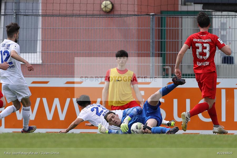 Nicolas Gröteke, Main-Echo Arena, Alzenau, 29.05.2021, DFB, sport, action, Fussball, Deutschland, Mai 2021, Saison 2020/2021, KSV, FCB, 4. Liga, Regionalliga, Regionalliga Südwest, KSV Hessen Kassel, FC Bayern Alzenau - Bild-ID: 2294809