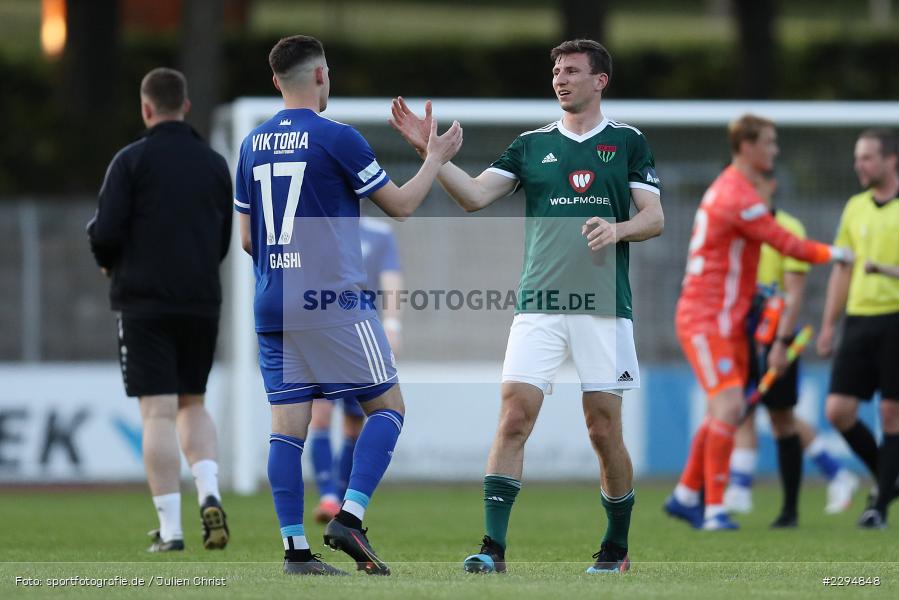 Egson Gashi, Philipp Maier, Willy-Sachs-Stadion, Schweinfurt, 01.06.2021, BFV, sport, action, Fussball, Deutschland, Juni 2021, Playoff, Play-Offs, 2019/2020, Regionalliga Bayern, FC05, SVA, Sportverein Viktoria 01 e. V, SV Viktoria Aschaffenburg, 1. FC Schweinfurt 05 - Bild-ID: 2294848